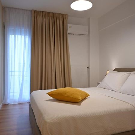 Modern Two Bedroom Apartment At Koukaki Athena Bagian luar foto