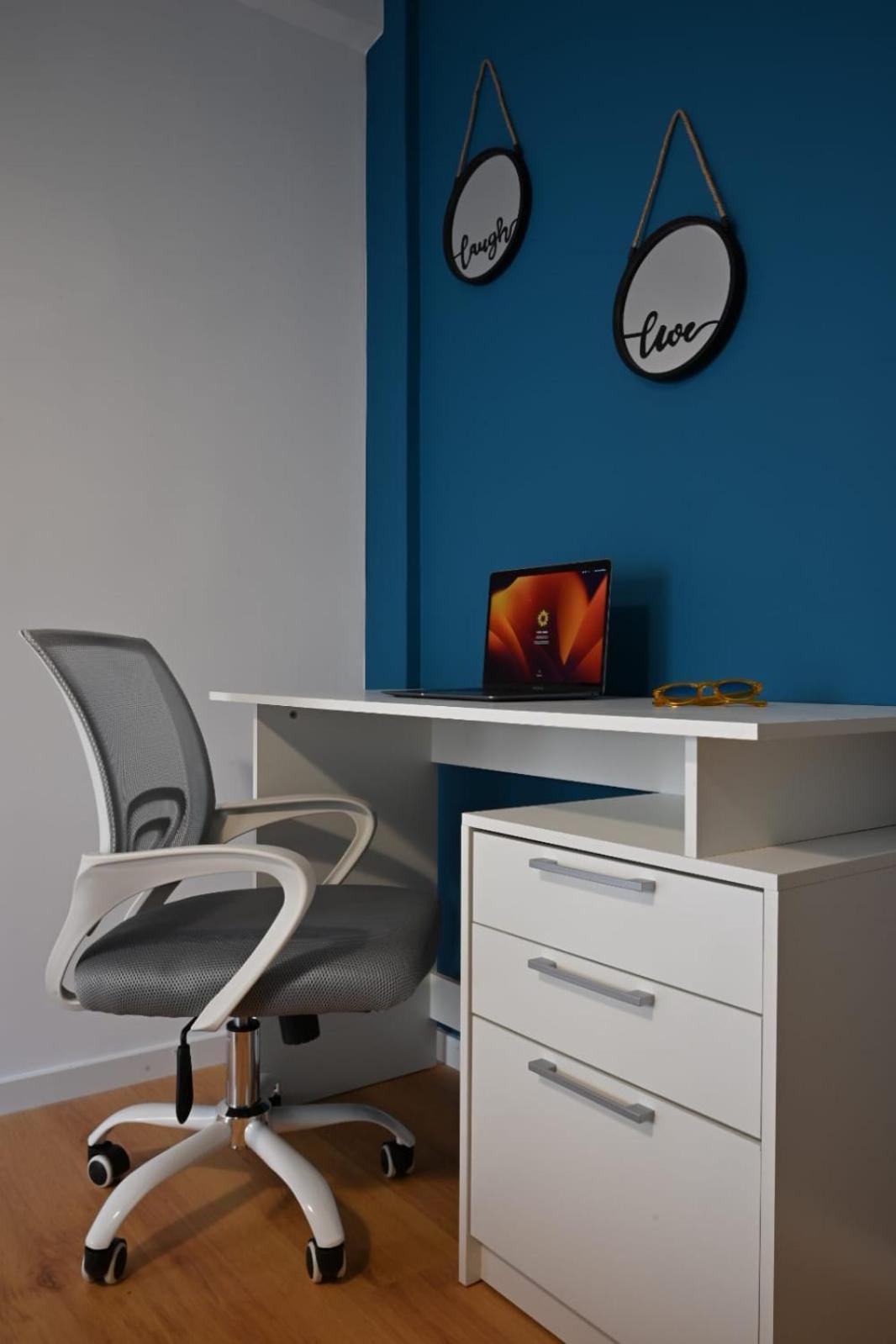 Modern Two Bedroom Apartment At Koukaki Athena Bagian luar foto