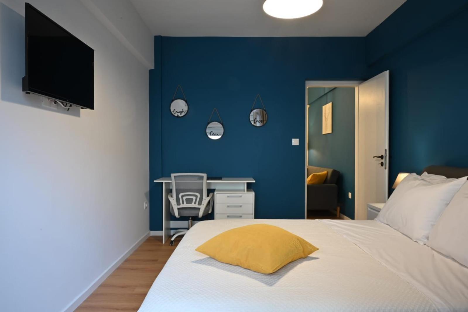 Modern Two Bedroom Apartment At Koukaki Athena Bagian luar foto