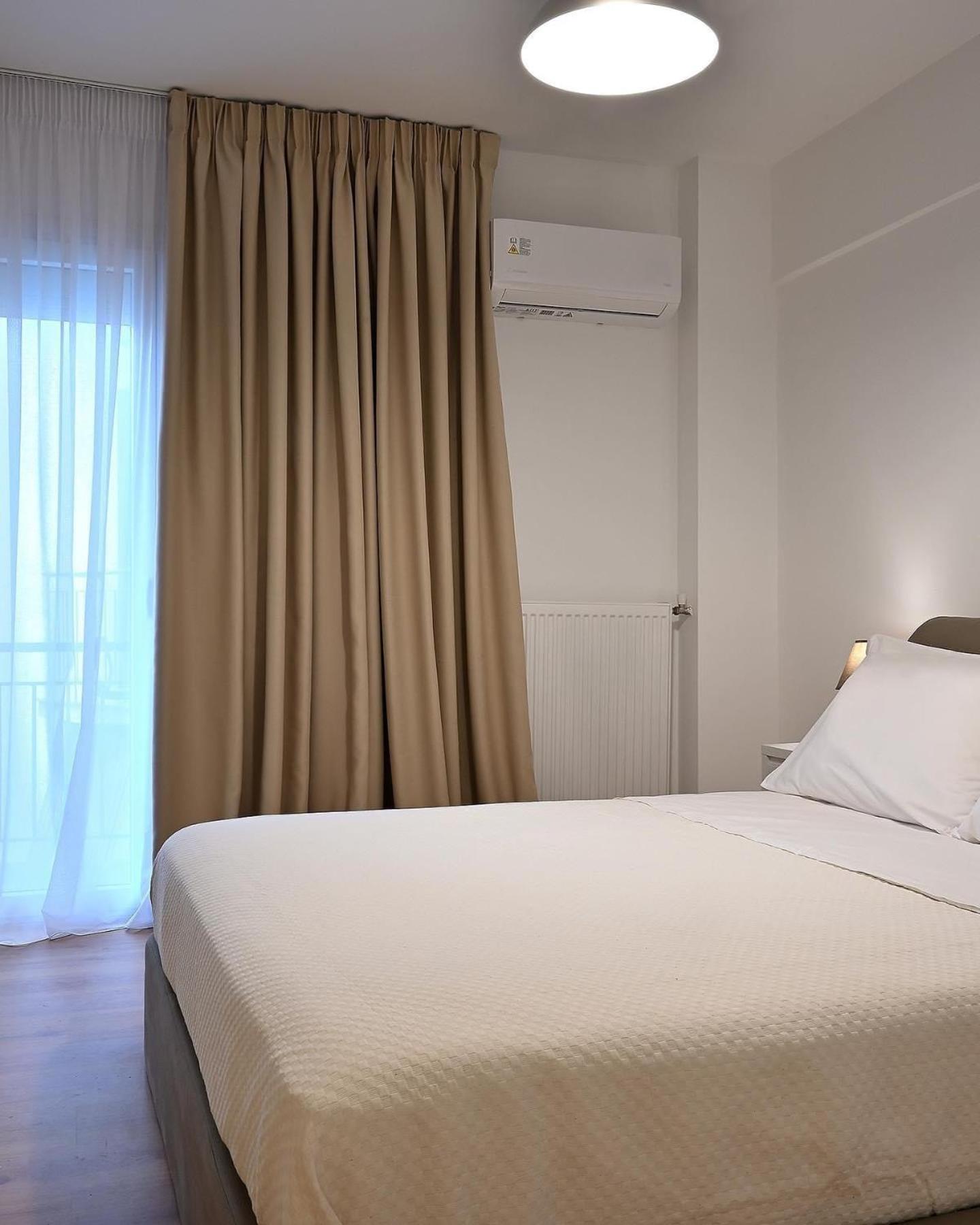 Modern Two Bedroom Apartment At Koukaki Athena Bagian luar foto