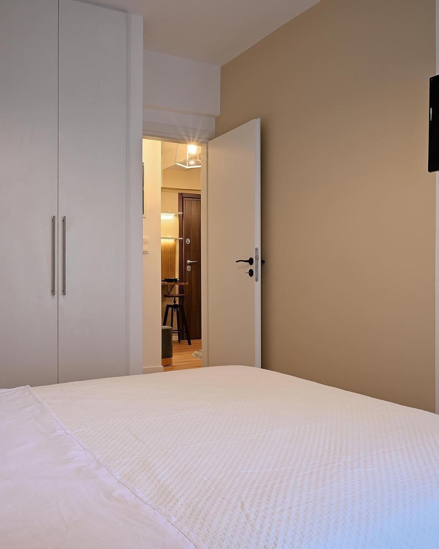 Modern Two Bedroom Apartment At Koukaki Athena Bagian luar foto