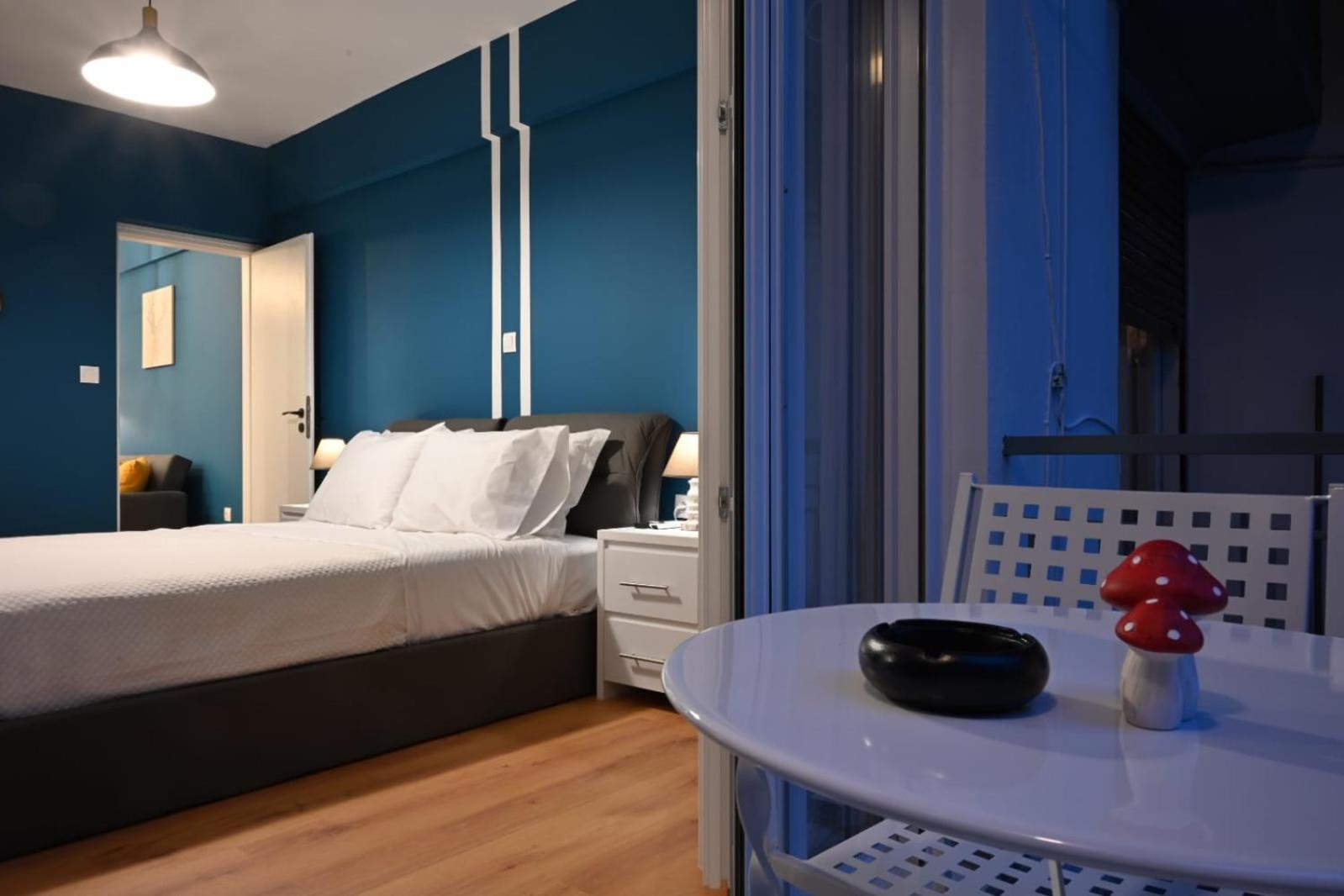 Modern Two Bedroom Apartment At Koukaki Athena Bagian luar foto