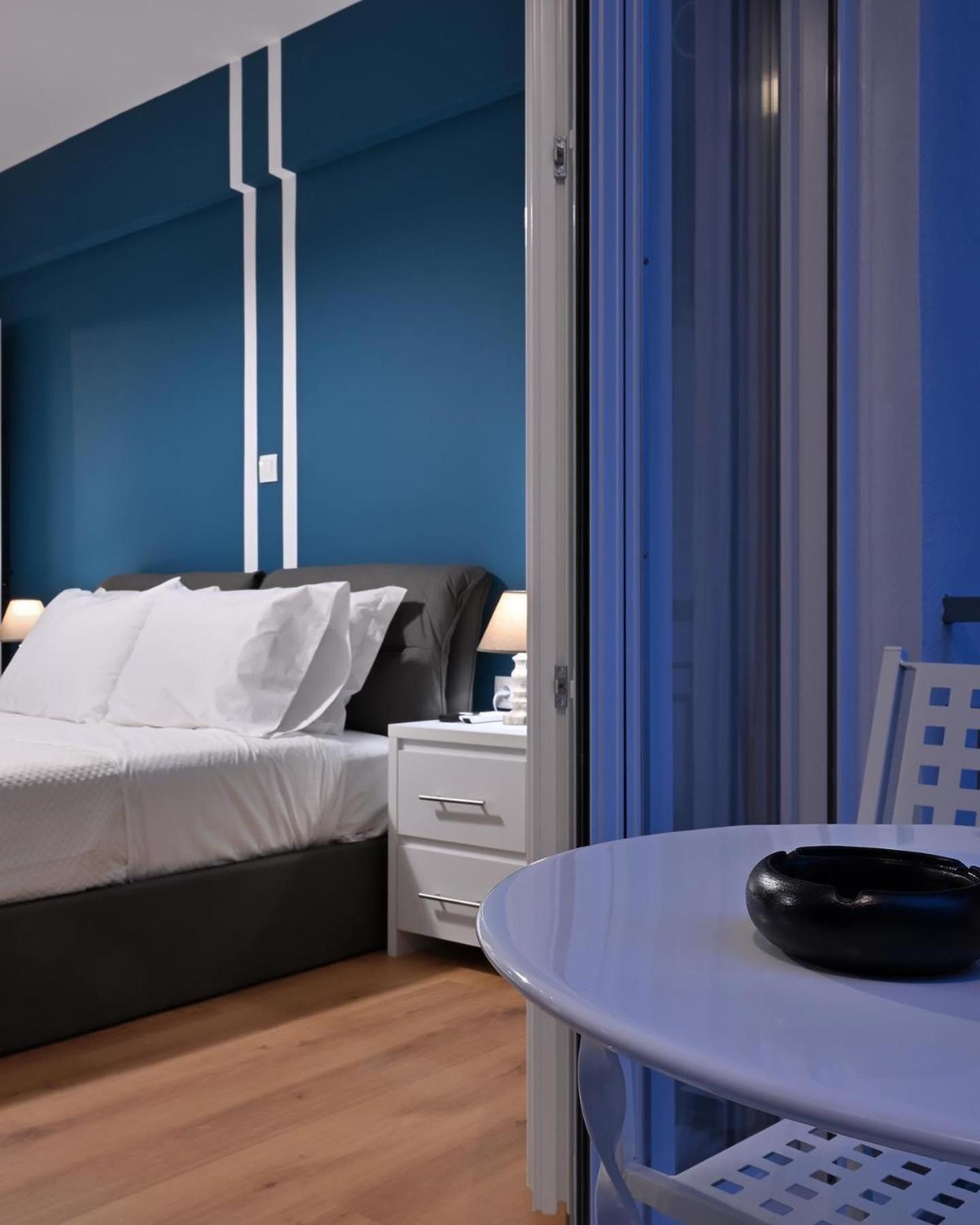Modern Two Bedroom Apartment At Koukaki Athena Bagian luar foto