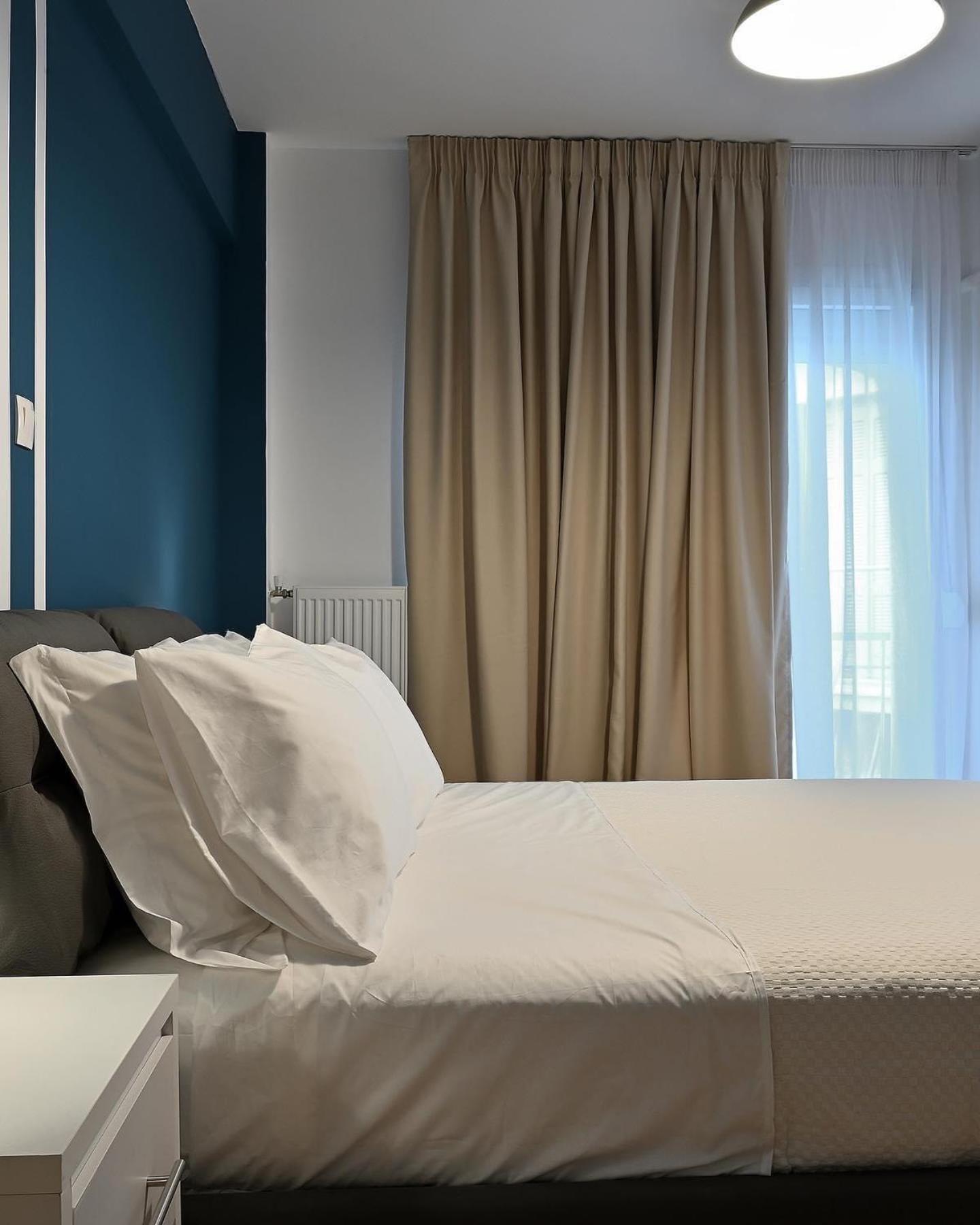Modern Two Bedroom Apartment At Koukaki Athena Bagian luar foto